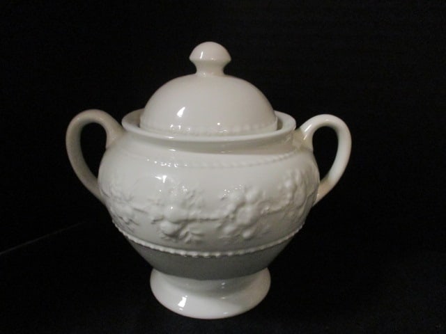 67 Pieces of Wedgwood Home "Festivity" Earthenware - 2