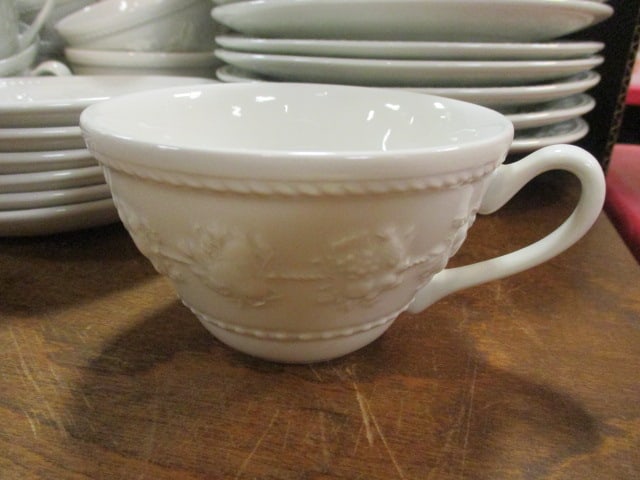 Wedgwood Home "Festivity" Earthenware Creamer, Sugar Bowl and Sauce Boat - 2