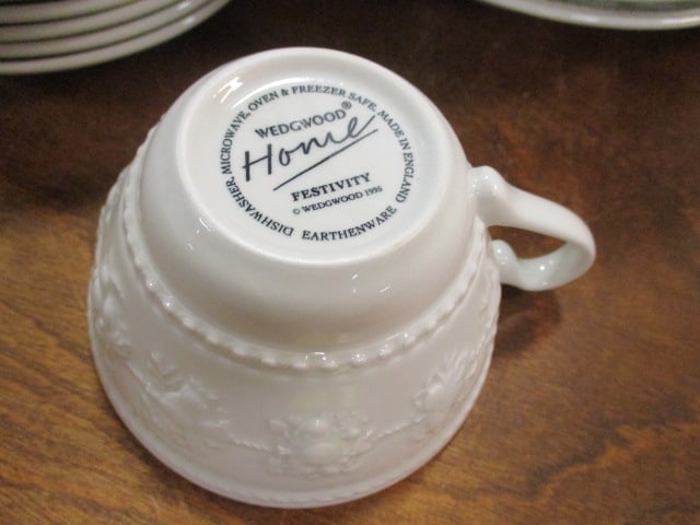 Wedgwood Home "Festivity" Earthenware Creamer, Sugar Bowl and Sauce Boat - 4