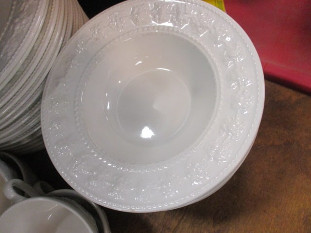 Wedgwood Home "Festivity" Earthenware Creamer, Sugar Bowl and Sauce Boat - 8