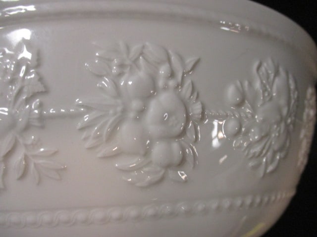 Wedgwood Home "Festivity" Earthenware Mixing/Serving Bowl - 4