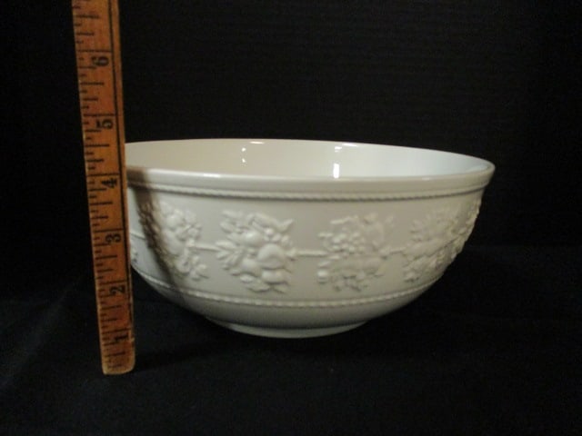 Wedgwood Home "Festivity" Earthenware Mixing/Serving Bowl - 5