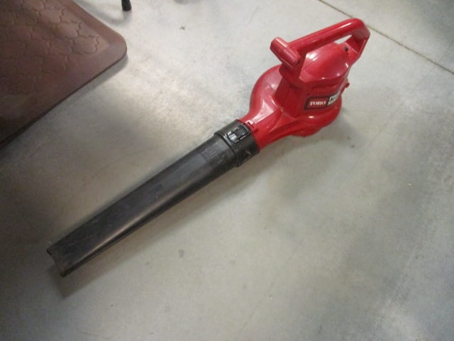 Toro Electric Blower (1 of 5)