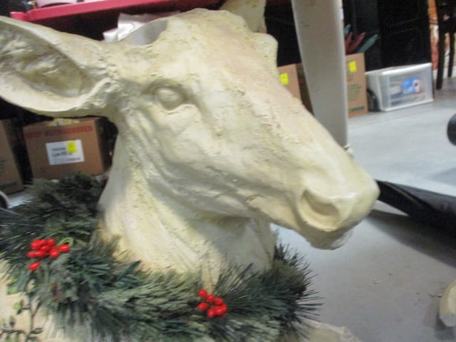 Sculpted Lightweight Deer Porch Art and Christmas Wreath - 5
