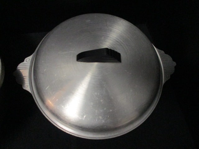 Vintage Wear-Ever Aluminum Covered Casserole and Club Dutch Oven - 3