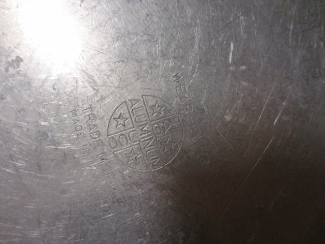 Vintage Wear-Ever Aluminum Covered Casserole and Club Dutch Oven - 5