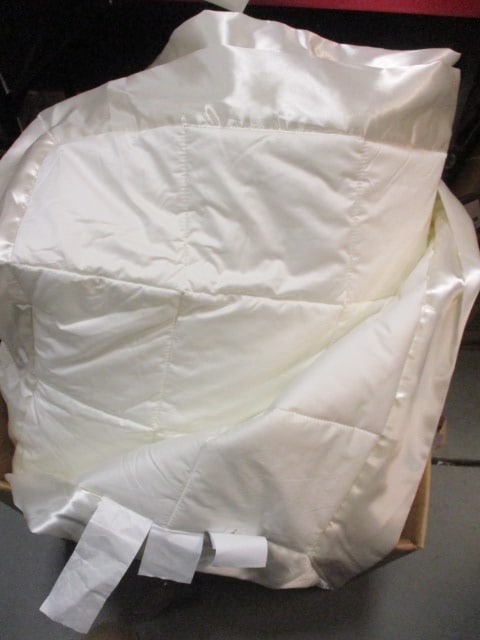 Cuddledown Queen Size Bedspread: Local Pickup Only