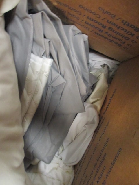 Cuddledown Queen Size Bedspread - 4