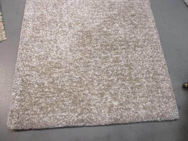Safavieh Sand/Ivory Ultimate Shag Small Area Rug - 3