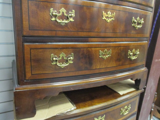 Henredon "Aston Court" Banded Mahogany Bowfront Small 3 Drawer Chest/Nightstand - 5