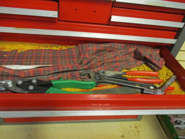 Craftsman 2 Piece Tool Chest and Contents - 4