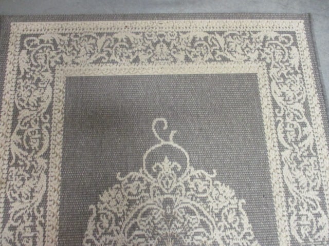 Indoor/Outdoor Center Medallion Design Floor Mat - 2