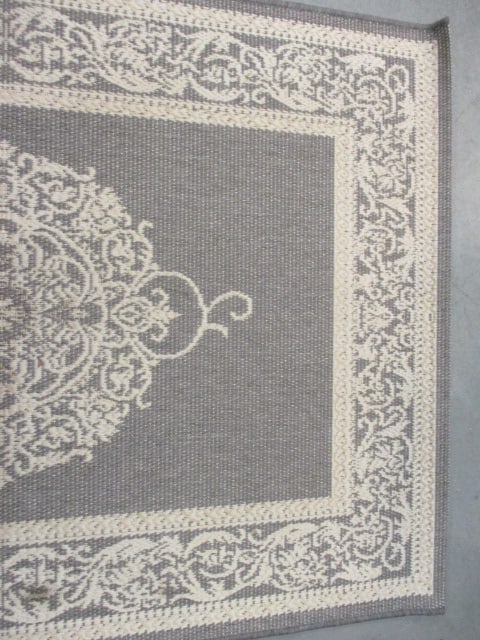 Indoor/Outdoor Center Medallion Design Floor Mat - 4