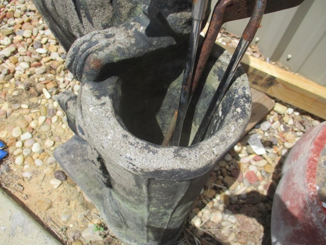 Concrete Vintage Style Golfer Umbrella/Club Stand - 6