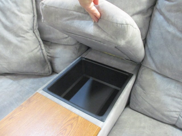 Like New Benchcraft 3 Piece Sectional Sleeper Sofa with Recliners - 7
