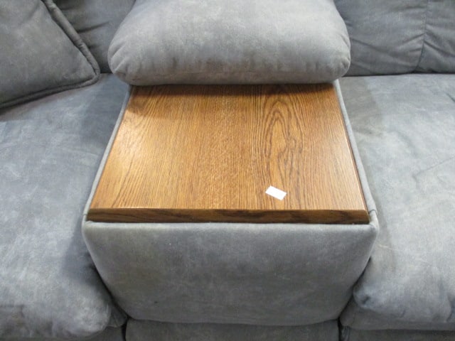 Like New Benchcraft 3 Piece Sectional Sleeper Sofa with Recliners - 8