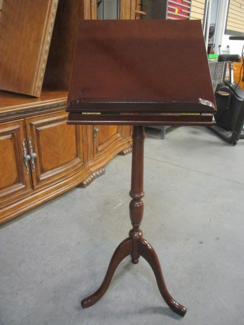 Bombay Mahogany Bible/Book Library Podium Stand (1 of 8)