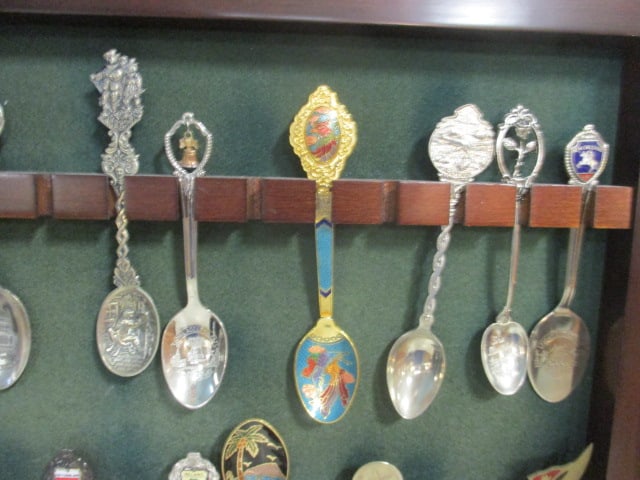 Bombay Mahogany Spoon Collector's Display Cabinet - 6