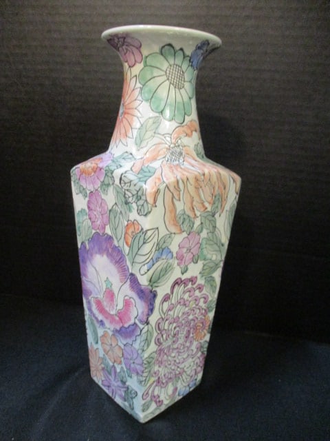 Chinoiserie Floral Porcelain Vase - 2