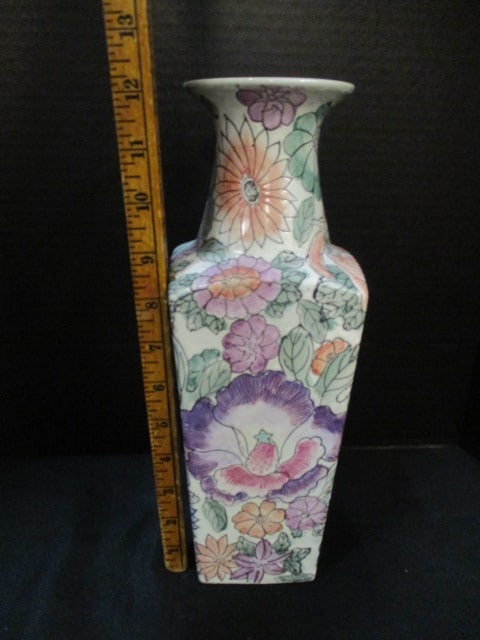 Chinoiserie Floral Porcelain Vase - 5