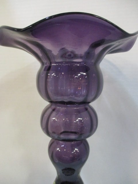 Amethyst Footed Art Glass Ruffle Vase - 3