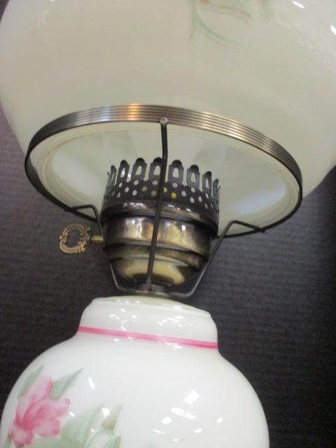 Electric Turn Key Gone With The Wind Style Parlor Lamp - 3