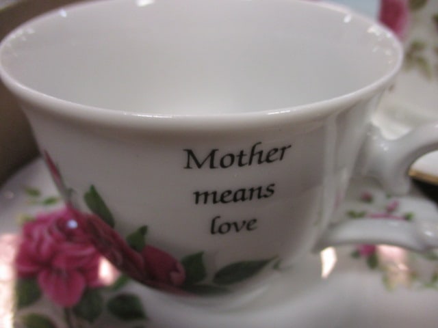 Royal Albert "Old Country Roses" Creamer and Bone China Teacups and Saucers - 3