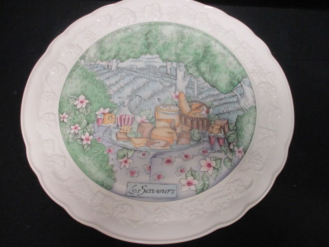 Gien France "Les Saveurs" Dessert Plate: 12 3/4"dia, slight crazing on back