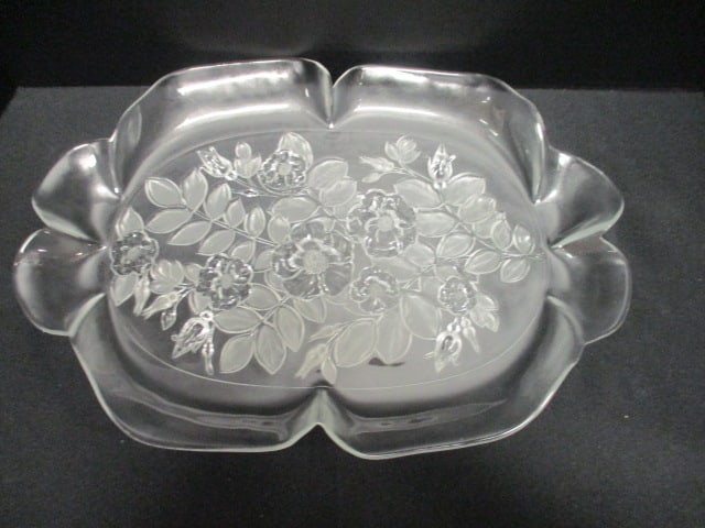 Reverse Frosted Floral Design Glass Serving Tray: 16" long