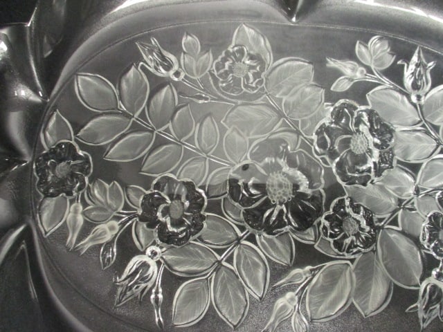 Reverse Frosted Floral Design Glass Serving Tray - 2