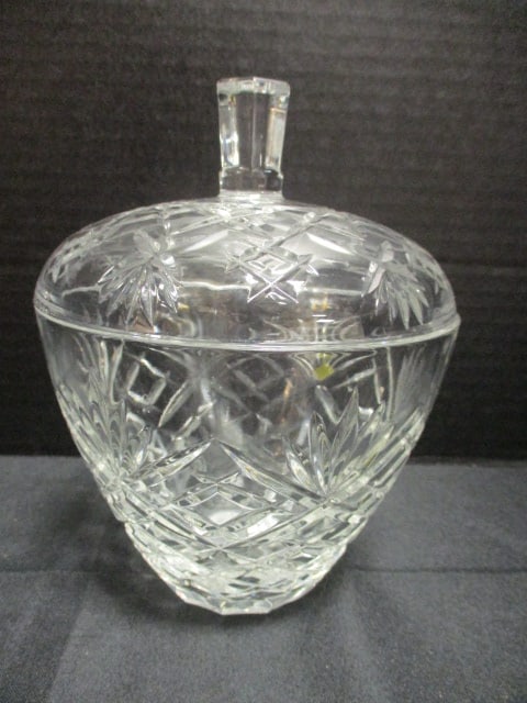 Illusions by Samobor Hand Cut Hand Blown Lidded Crystal Dish: 7"h