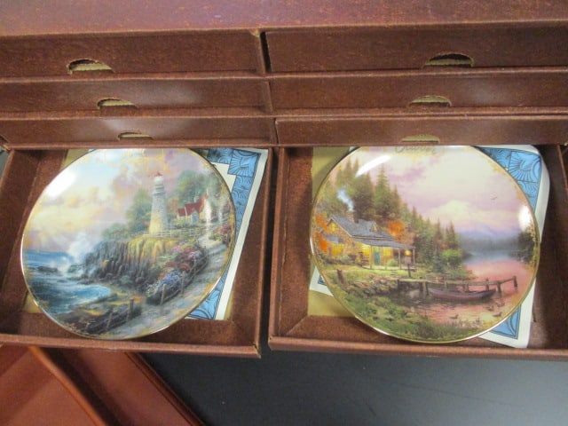 The Bradford Exchange Thomas Kinkade Painter of Light Calendar w/ Monthly Collector Plates - 11