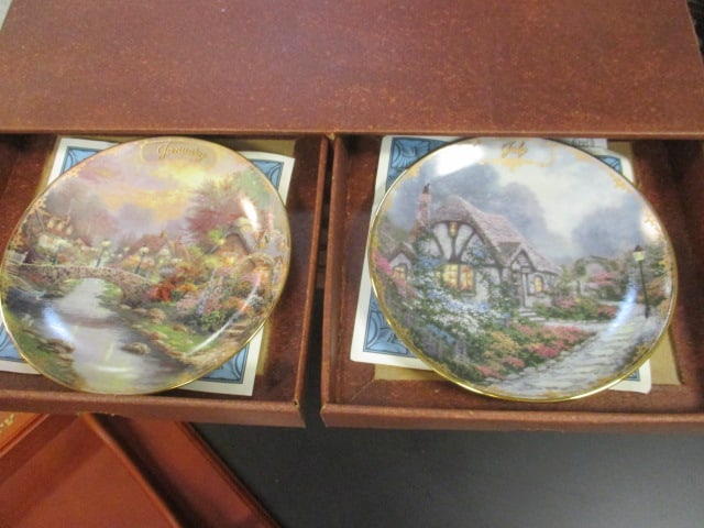 The Bradford Exchange Thomas Kinkade Painter of Light Calendar w/ Monthly Collector Plates - 14