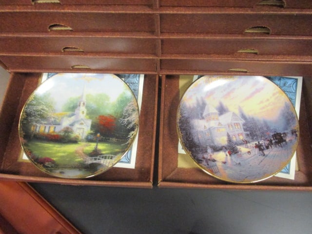 The Bradford Exchange Thomas Kinkade Painter of Light Calendar w/ Monthly Collector Plates - 15