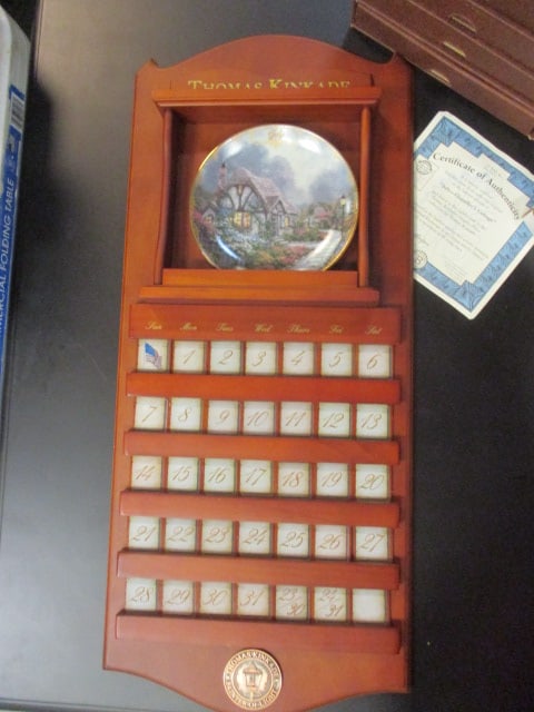 The Bradford Exchange Thomas Kinkade Painter of Light Calendar w/ Monthly Collector Plates - 2