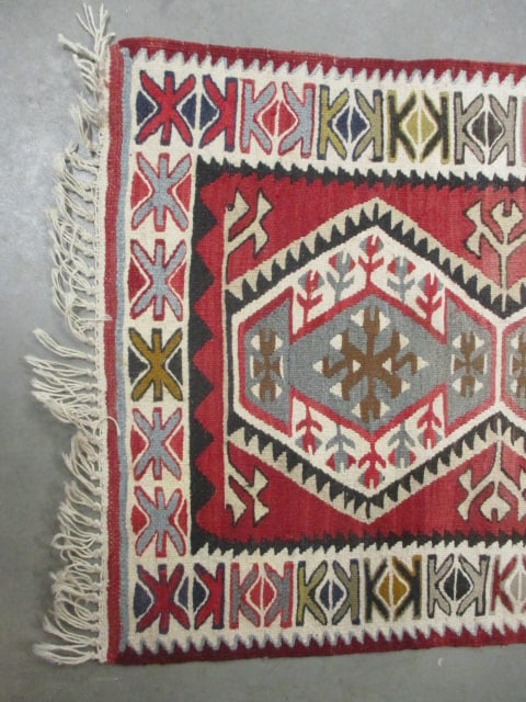 Handwoven Kilim Style Accent Area Rug - 4