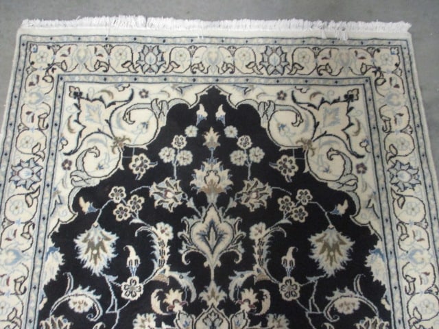 Ivory Border Navy Center Medallion Floral Design Wool Accent Rug - 2