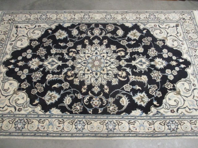 Ivory Border Navy Center Medallion Floral Design Wool Accent Rug - 5