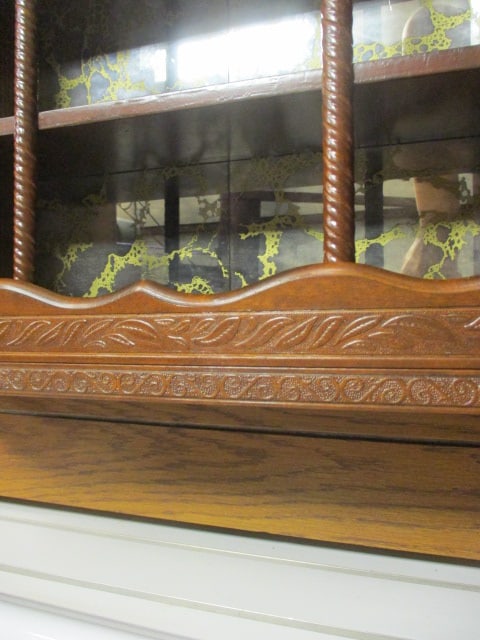 Curved Wall Display Shelf with Verre Eglomise Style Mirror Back - 2