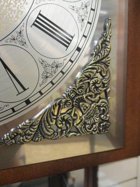 Howard Miller "Tempus Fugit" Quartz Display/Curio Case Floor Clock - 6