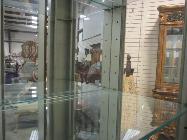 Thomasville Furniture Bellasera Collection Illuminated Display Cabinet - 10