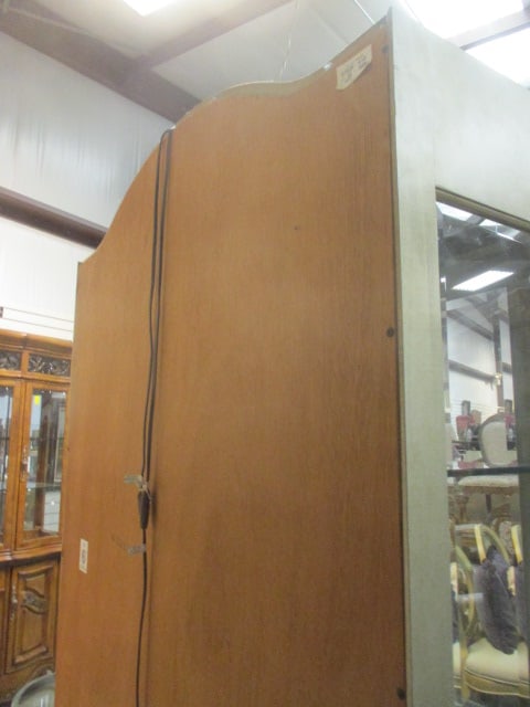 Thomasville Furniture Bellasera Collection Illuminated Display Cabinet - 12