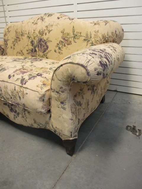 Rowe Furniture Rolled Arm Upholstered Sofa with 3 Accent Pillows - 3