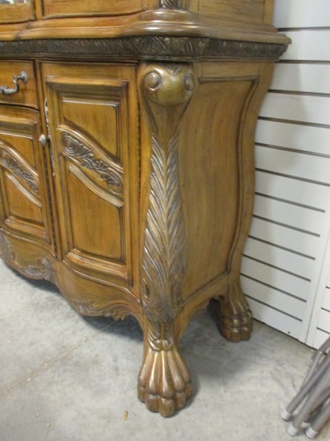 Aico Amini Innovation Corp. Heavily Carved Ornate 2 Piece Illuminated China Cabinet - 19