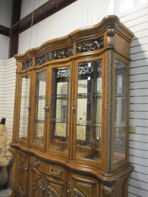 Aico Amini Innovation Corp. Heavily Carved Ornate 2 Piece Illuminated China Cabinet - 7