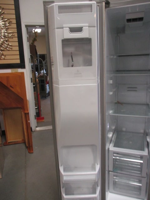 Whirlpool Stainless Side x Side Ice/Water in Door Refrigerator - 10