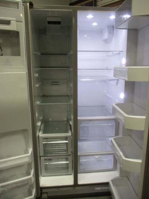 Whirlpool Stainless Side x Side Ice/Water in Door Refrigerator - 6