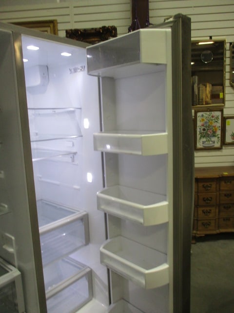 Whirlpool Stainless Side x Side Ice/Water in Door Refrigerator - 8