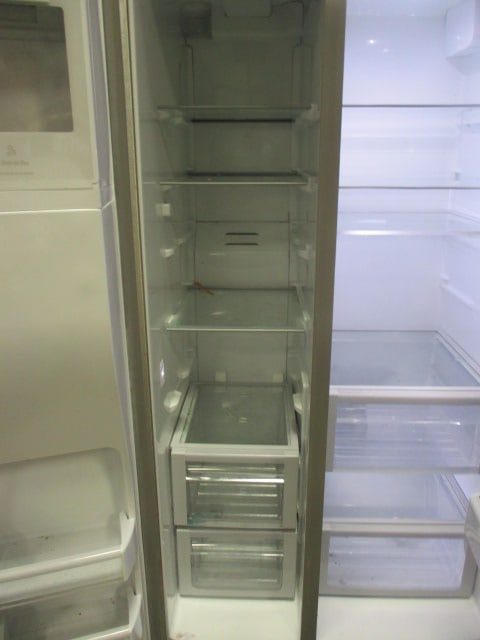 Whirlpool Stainless Side x Side Ice/Water in Door Refrigerator - 9