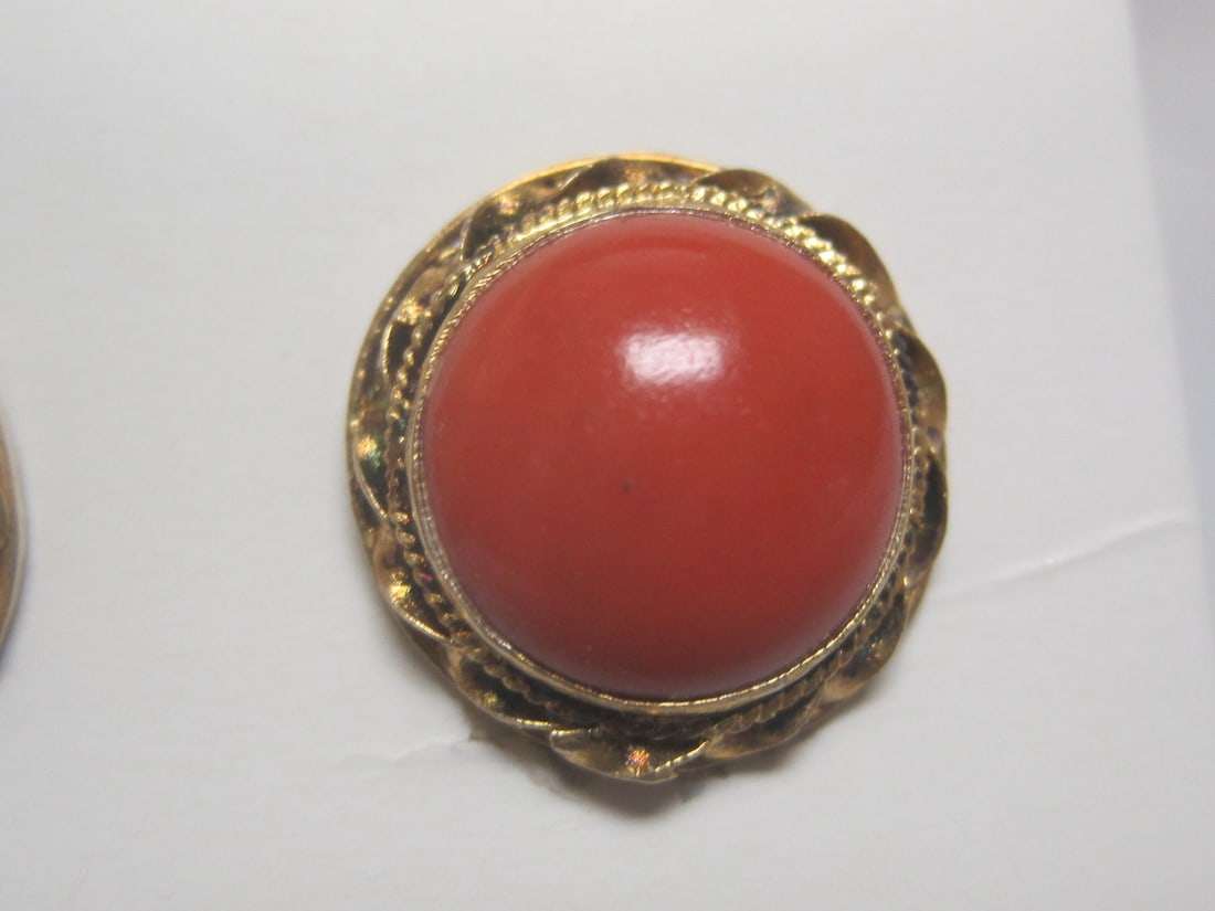 Vintage Coral Clip Earrings - 2